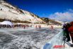 Бортики хоккейного поля построили из кубов байкальского льда.