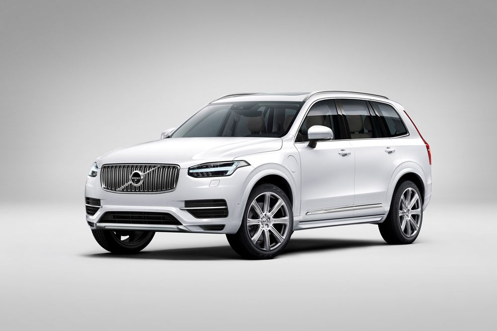 Volvo XC90. В IIHS говорят, что самыми безопасными в последние годы стали внедорожники, поскольку они больше и переворачиваются уже не так часто, как десять лет назад.