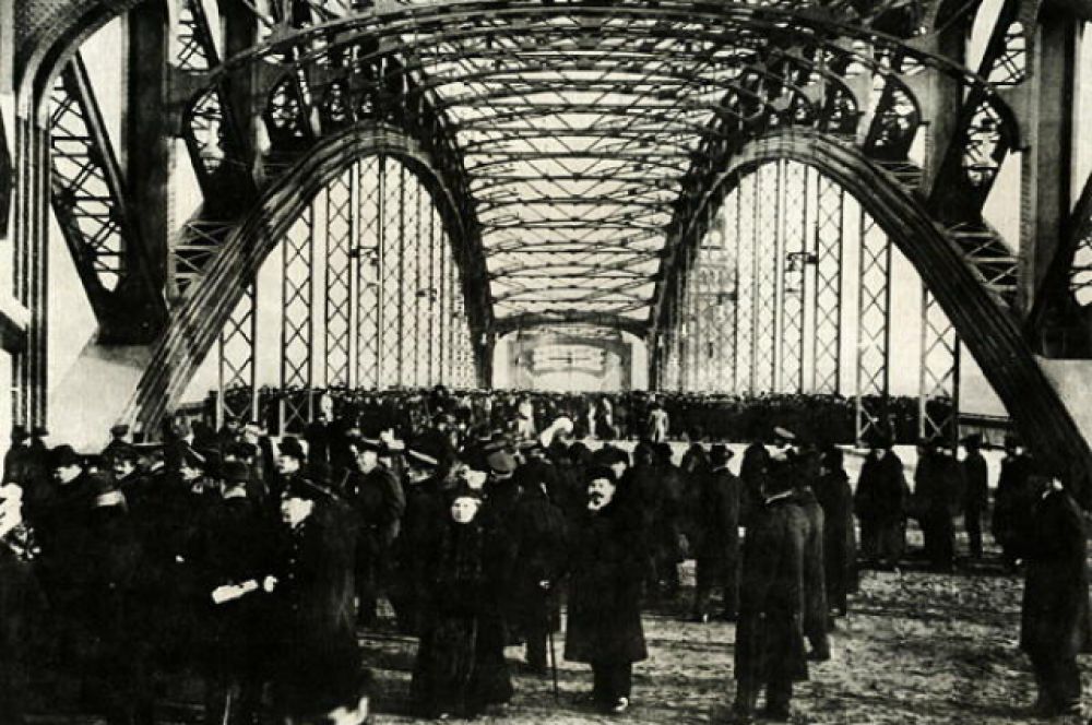 Открытие Охтинского моста в 1911 году.