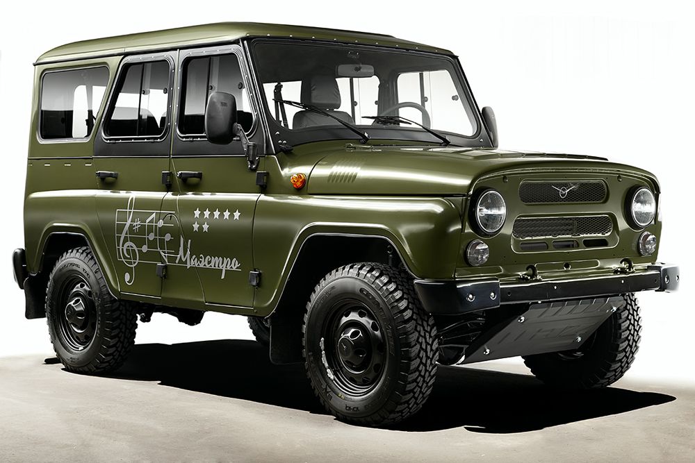25 февраля. Ульяновский автозавод завершает производство знаменитого внедорожника УАЗ Hunter, созданного на базе УАЗ-469, но перед этим выпустит уникальную «Победную серию» автомобиля.