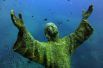 Статуя «Христос из бездны» (центр подводного плавания DWS Diving), Лигурия, Италия.