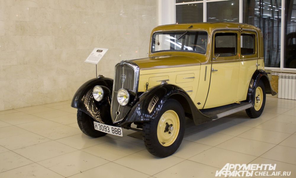Peugeout 201BR. Выпускался во Франции, 1929 - 1937 гг. Масса 890 кг. Максимальная скорость 90 км/ч. Мощность 23 л.с. Первая массовая модель компании "Рено".