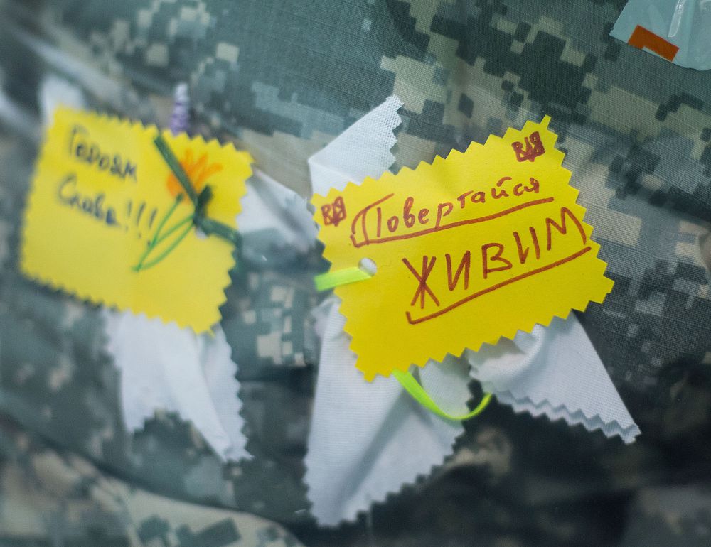 Марина Порошенко передала «теплый караван» для украинских разведчиков