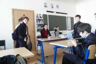 Школьники