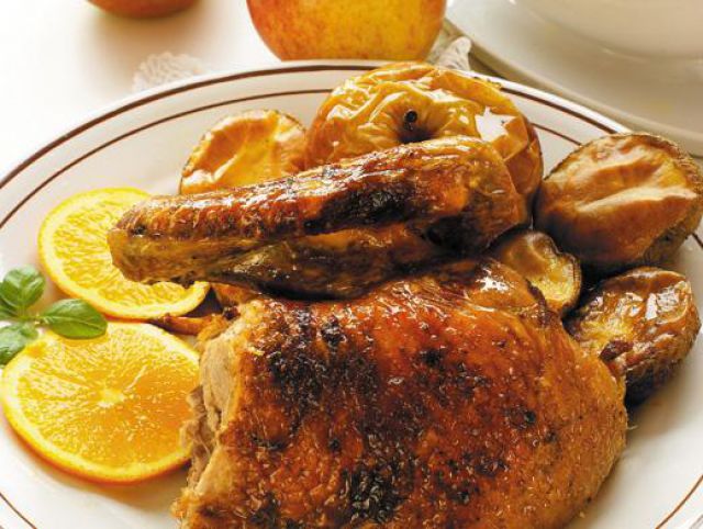 Утка с яблоками и брусничным соусом , пошаговый рецепт на ккал, фото, ингредиенты - НастяСан