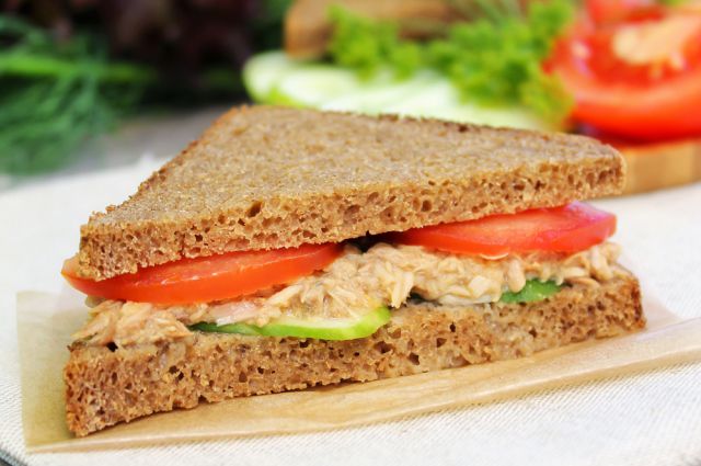 Горячие бутерброды с тунцом - пошаговый рецепт с фото