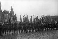 Торжественный марш сводного полка одного из фронтов на Параде Победы на Красной площади 24 июня 1945 года.