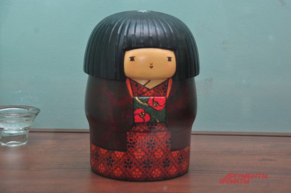 В Омске открылась выставка японских кукол кокэси.