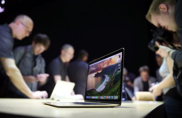 Новые часы и ноутбук – фото весенних новинок от компании Apple