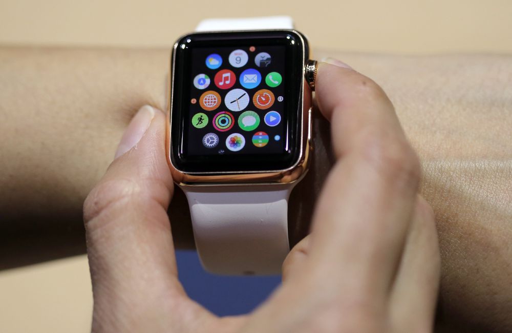Новые часы и ноутбук – фото весенних новинок от компании Apple