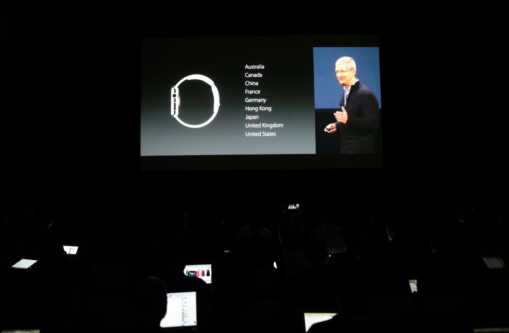 Новые часы и ноутбук – фото весенних новинок от компании Apple