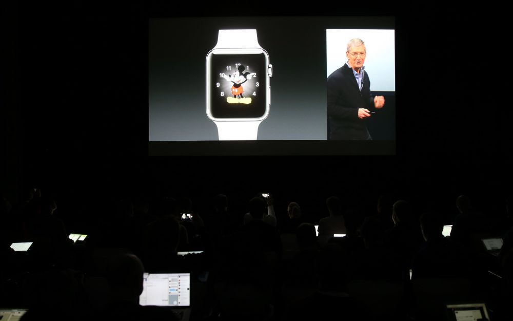 Новые часы и ноутбук – фото весенних новинок от компании Apple