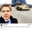 Мэр Риги Нил Ушаков в понедельник сделал селфи на фоне американской бронетехники.