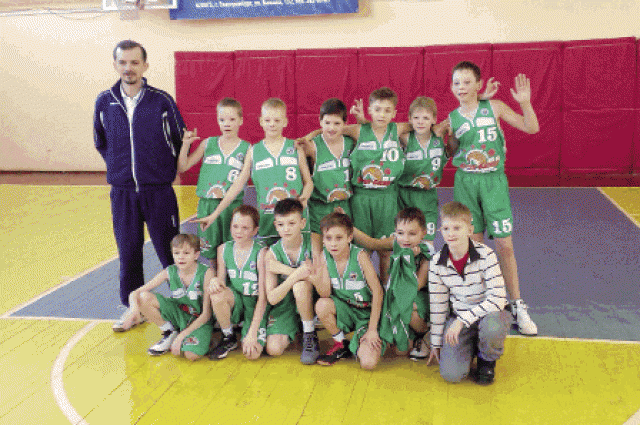 Саша Милетич и его подопечные - триумфаторы третьего этапа детской баскетбольной лиги.