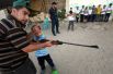 Обучение детей стрельбе из винтовки в Палестине. 