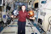 Елена Серова во время полёта в космос.