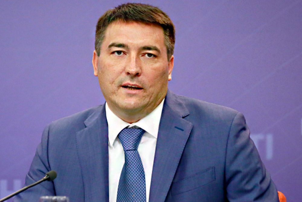 Рустам Темиргалиев с сентября 2013 года занимал пост заместителя председателя совета министров АРК. Но в феврале 2014 года он был назначен первым заместителем председателя совета министров Республики Крым. Эту должность он занимал до 11 июня 2014 года. Рустам Темиргалиев сам подал заявление об освобождении его от занимаемой должности. Сегодня Темиргалиев остается советником по экономическим вопросам главы Республики Крым.