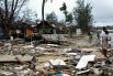 Циклон прошел недалеко от столицы Вануату Порт-Вила, где проживает более 45 тысяч человек. В результате чего разрушены здания, дороги и мосты. Обширная часть района затоплена.