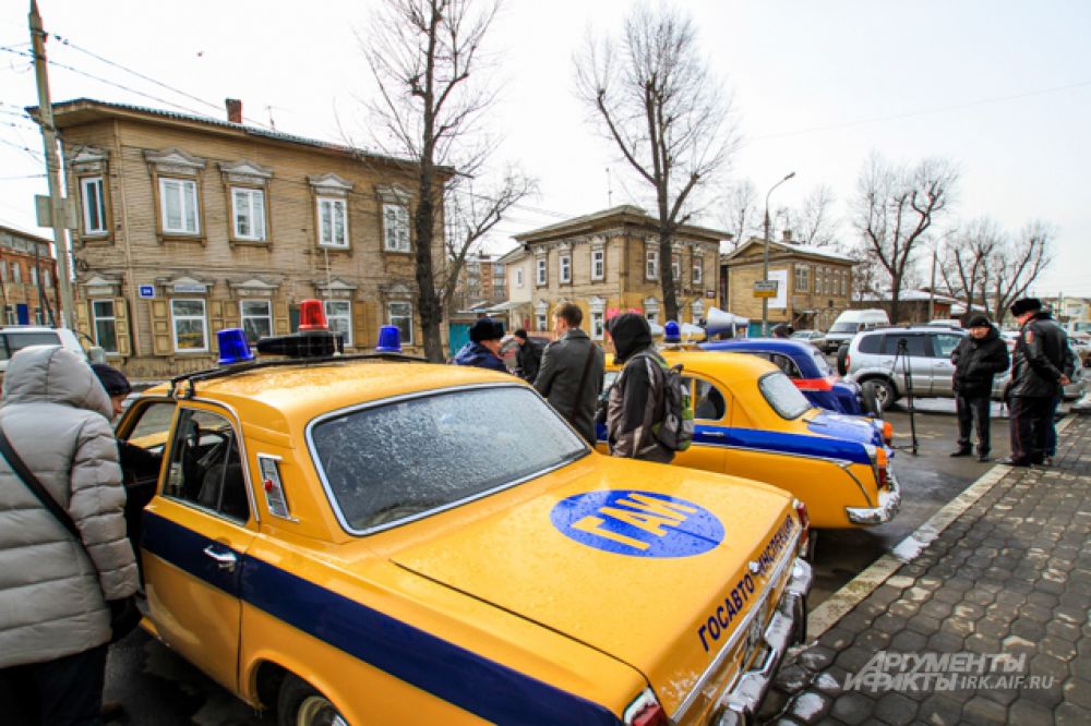 Такие автомобили могли бы стать очень приметны в современном городе.