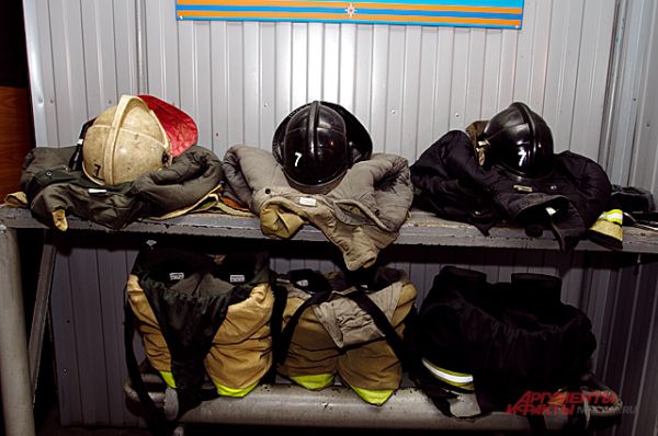 Снаряжение для выезда у пожарных всегда готово. 