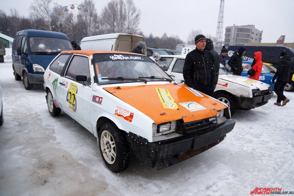 Зрелищные ледовые гонки прошли в Перми в воскресенье, 22 марта.