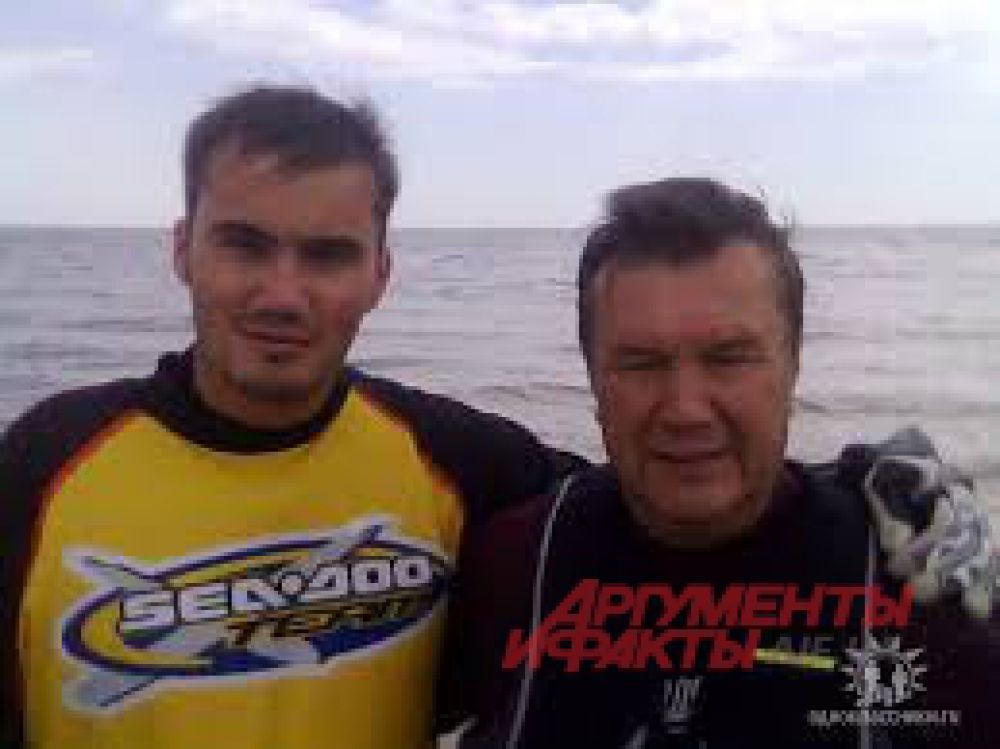 Приучал отца к занятиям спортом