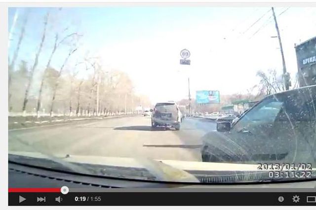 Омские водители пренебрегают боковыми зеркалами.