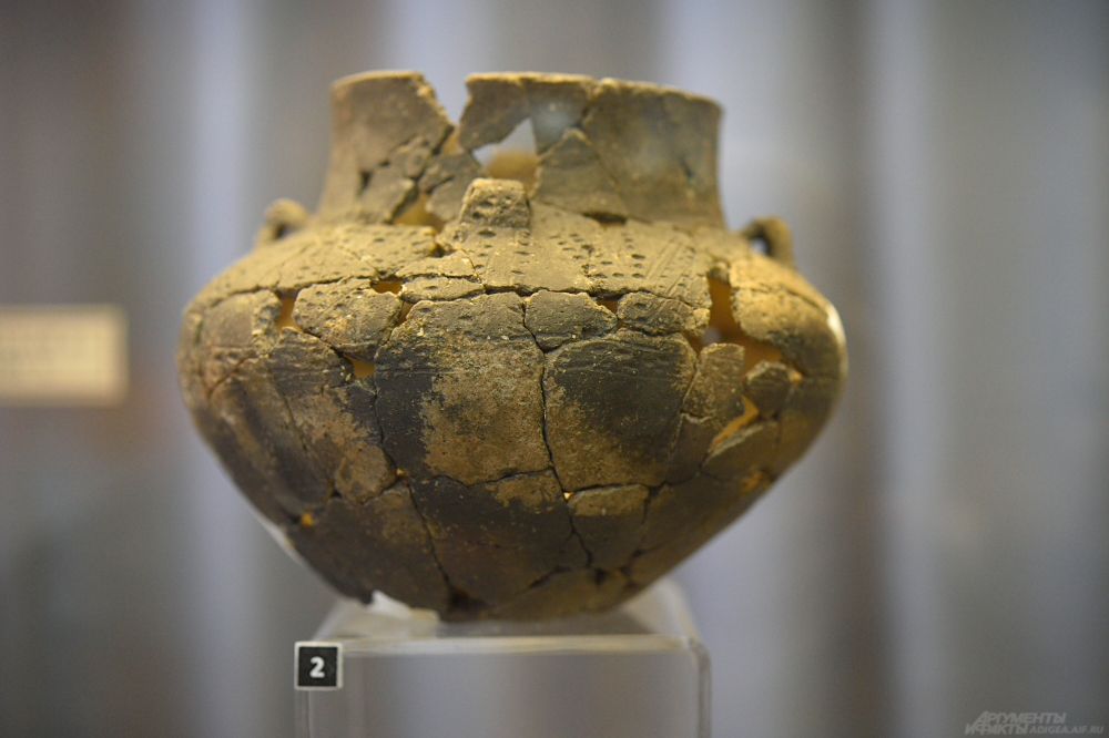 Глиняный сосуд. III-II тыс до н.э. «Курган Натухай 6».