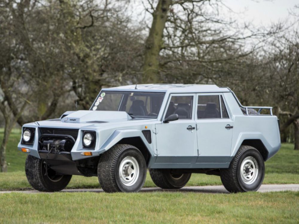 Lamborghini LM002