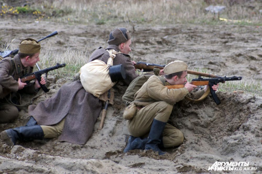 Советские войска подошли к границам Восточной Пруссии в августе 1944 года. Тогда же активизировались союзники. В октябре 1944-го войска Красной армии перешли границу и заняли несколько населенных пунктов, однако упорное сопротивление немцев вынудило приостановить наступление.