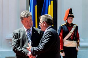 Петр Порошенко, Бронислав Коморовский