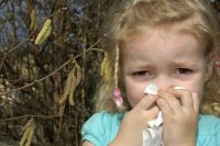 Чем быстро снять аллергический отек ребенку