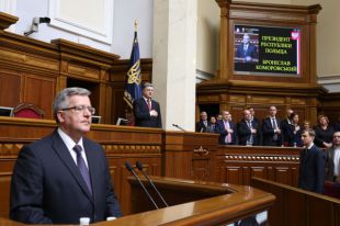 Бронислав Коморовский