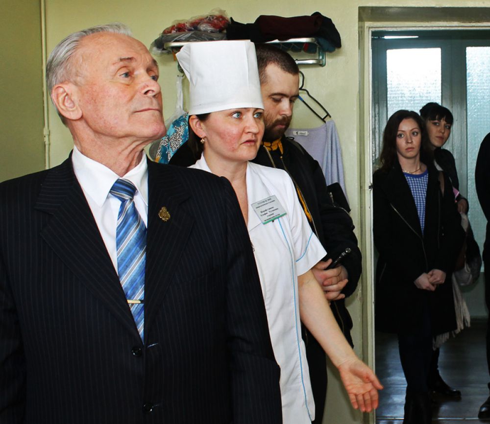 Осмотр больничного корпуса