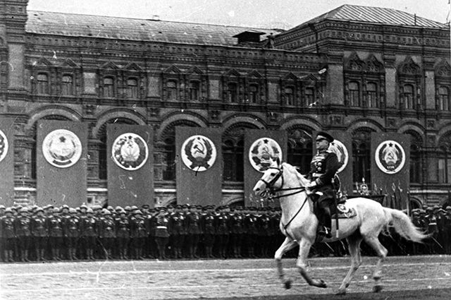 Георгий Жуков на Параде Победы 24 июня 1945 года в Москве.