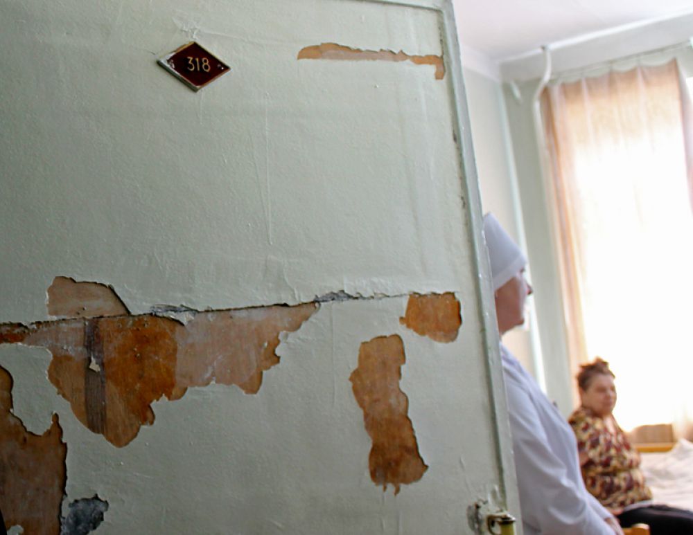 Вот такая дверь в палату