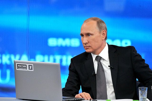 Владимир Путин во время Прямой линии.