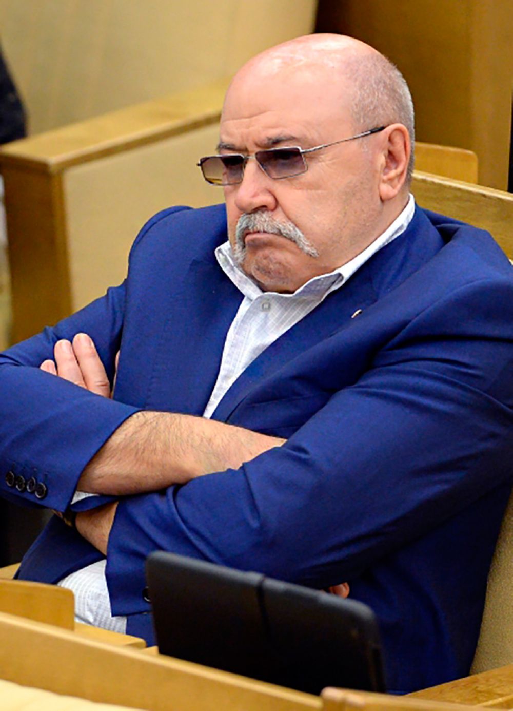 Ряд депутатов за 2014 год смогли значительно улучшить свое материальное положение. Так, единоросс Борис Зубицкий заработал свыше 600 млн рублей. В декларации значатся 635 млн рублей как его личный доход и 43,6 млн рублей — доход супруги. В 2013 году у него было задекларировано всего 10 млн рублей. В собственности депутат указал три квартиры (одна из них в Швейцарии), три земельных участка, жилой дом, гараж, два машино-места, один автомобиль марки Bentley и два автомобиля марки Mercedes-Benz. Является вместе с двумя сыновьями владельцем группы «Кокс».