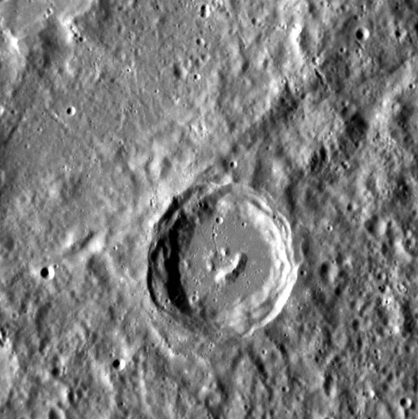 В сентябре 2008 года корабль впервые прошел мимо планеты и сделал подробные снимки ее поверхности. 