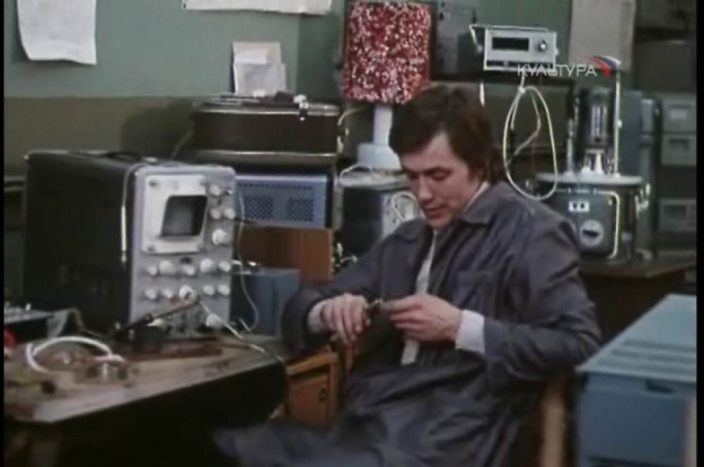 «К кому залетел певчий кенар...» (1980). Роль Николаши