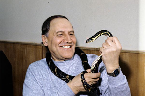 Николай Дроздов, ведущий телепередачи «В мире животных». Передача выходит с 1968 года.