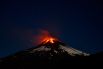 Клубы огня и дыма были видны на расстоянии 50 км от вулкана.