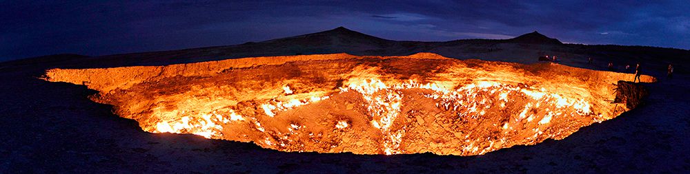 Чтобы вредные для людей и скота газы не выходили наружу, их решили поджечь. Геологи предполагали, что пожар через несколько дней потухнет, но ошиблись. С 1971 года природный газ, выходящий из кратера, непрерывно горит днём и ночью.