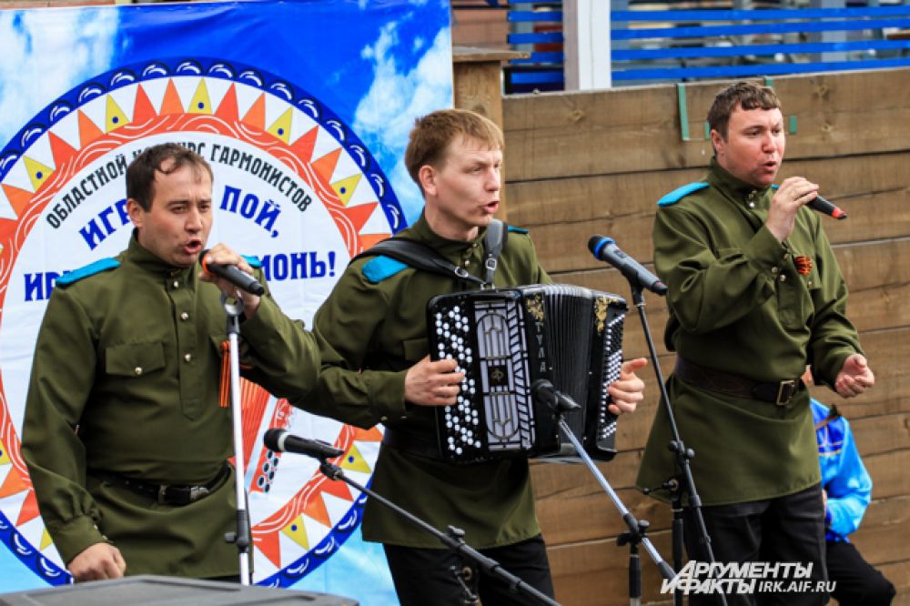 Военные песни звучали свежо и современно.
