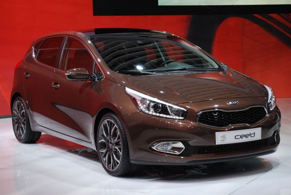 Лидером малого среднего класса стал автомобиль Kia Cee'd.