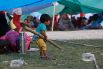 Сотни тысяч людей в Непале после разрушительного землетрясения не имеют постоянного доступа к питьевой воде и вынуждены жить под тентами или открытым небом, среди них около миллиона детей, заявил представитель Детского фонда ООН (ЮНИСЕФ) Кристофер Тайди.