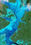 Снимок со спутника LANDSAT-8, дата 17.04.2014. Пространственное разрешение 15 м/пиксел, синтез в псевдонатуральных цветах. Состояние ледового покрова на Камском водохранилище.