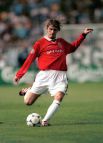 С 1992 по 2003 год в составе сборной футбольного клуба «Манчестер Юнайтед» Бекхэм забил 85 голов.  В сезоне 1997-1998 Бекхэм признан лучшим молодым игроком года.