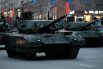 Работы по созданию нового танка под кодовым названием «Армата», который должен стать основным танком Вооруженных Сил РФ были открыты в 2010-м году вместе с сообщением о прекращении работ по «Объекту-195» (танк Т-95) ) из Министерства Обороны.