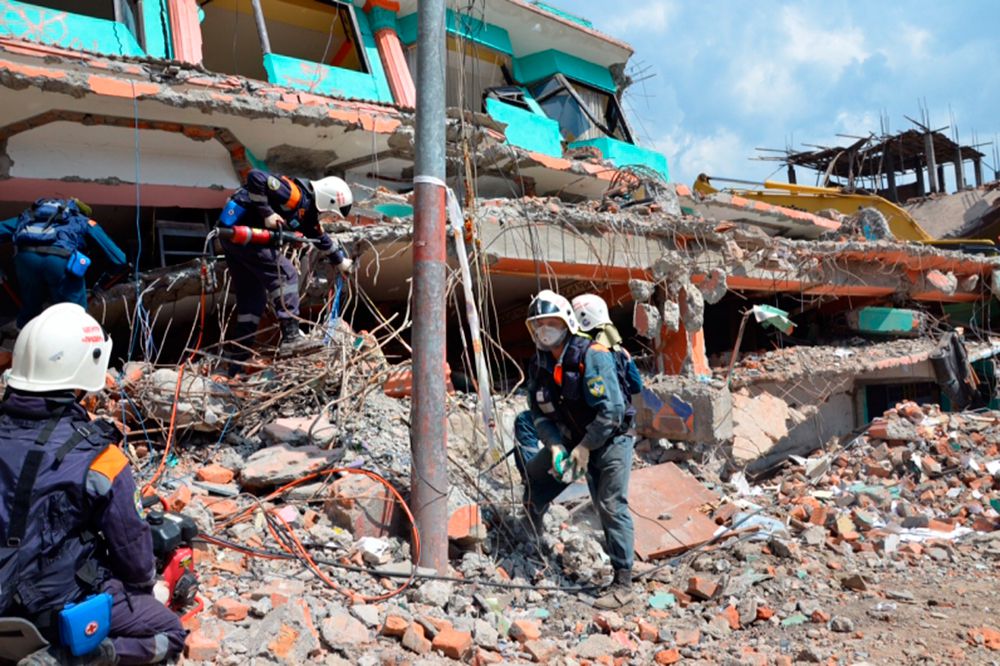 Спасательные работы при землетрясении